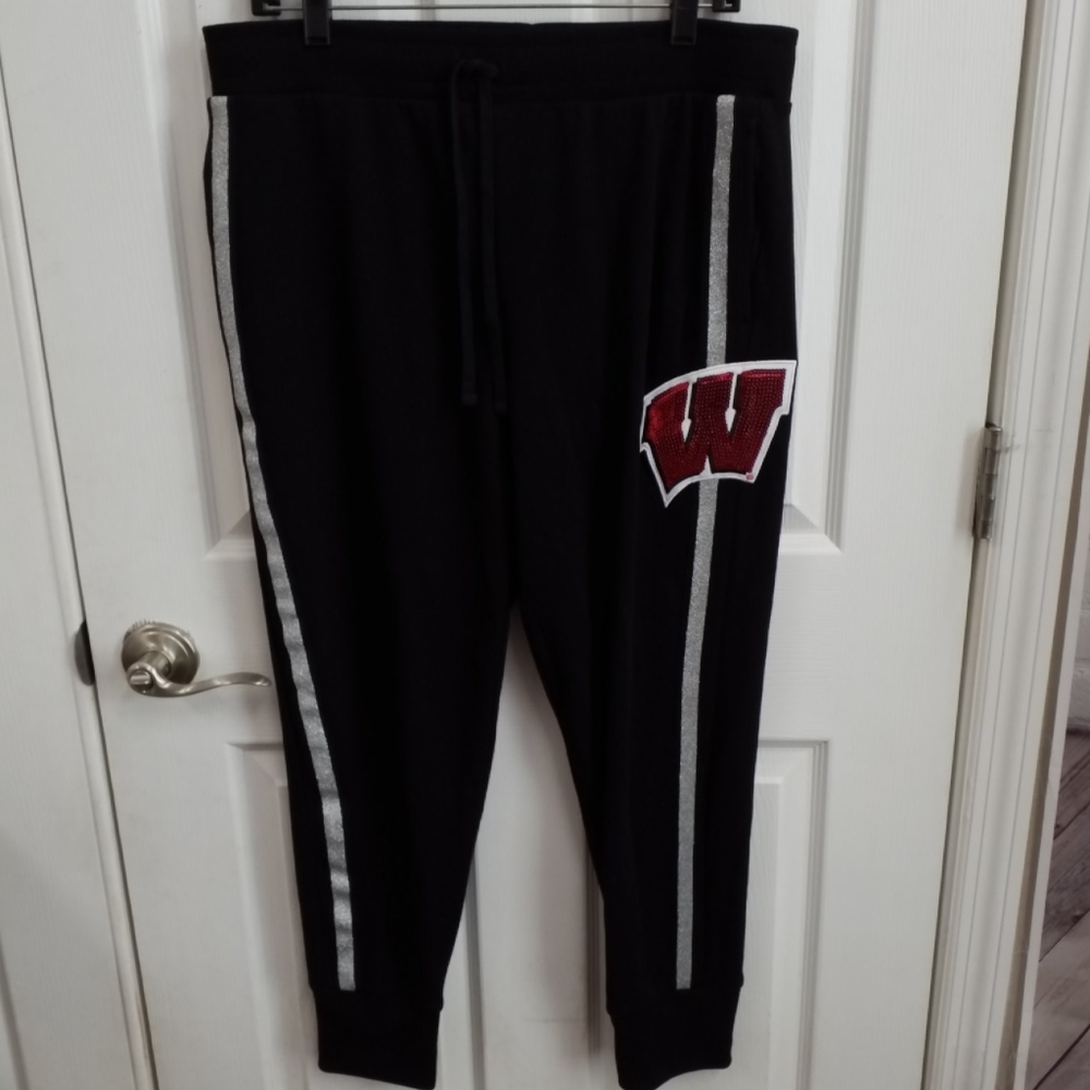 NWT VS Pink Wisconsin Badgers Joggers Size Large - Picture 3 of 9